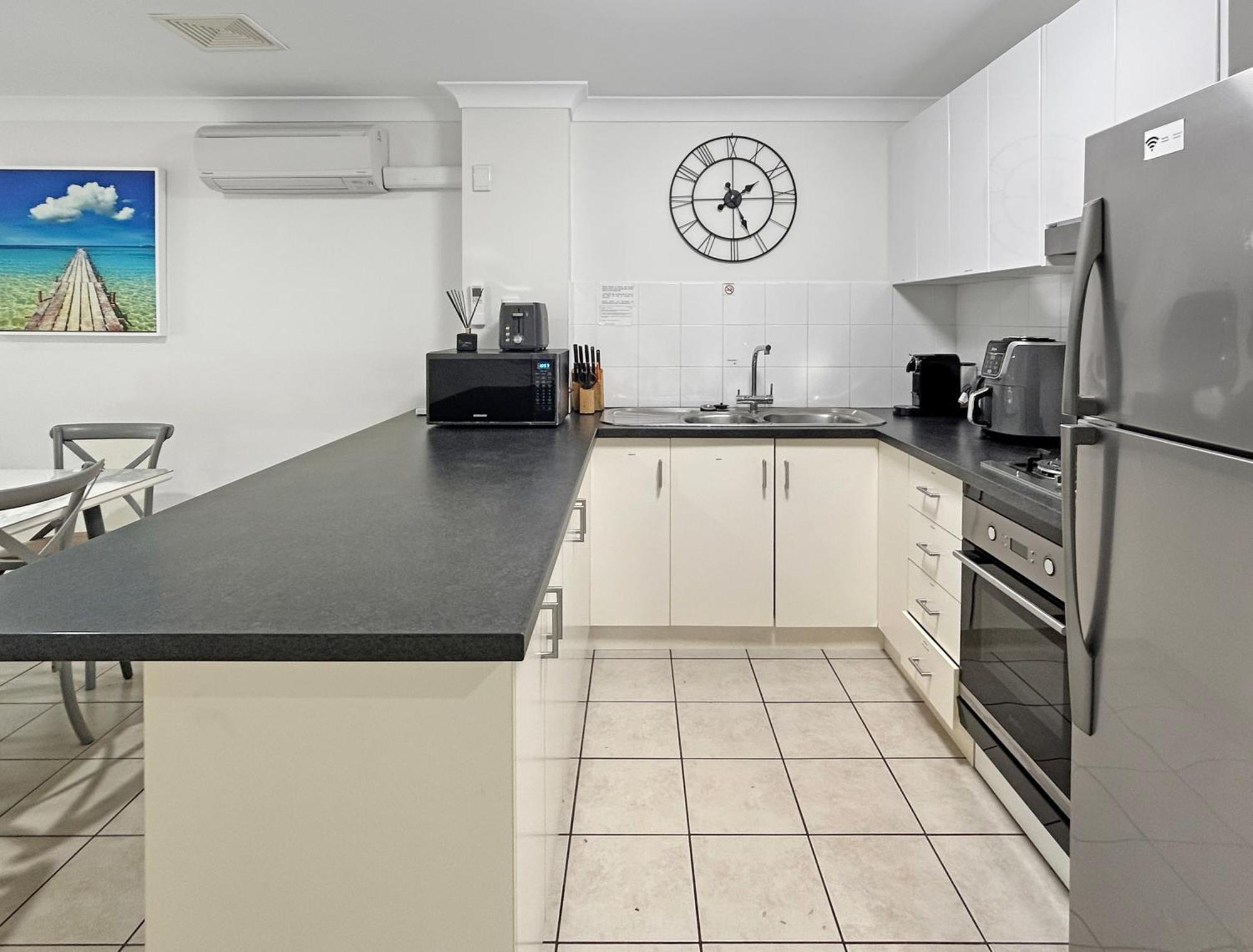Sunset Waters Apartments جزيرة هاميلتون المظهر الخارجي الصورة